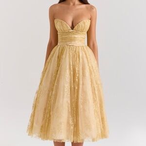 House of CB Madame Gold Metallic Lace Strapless Tulle Midi Gown Size M bigger cu